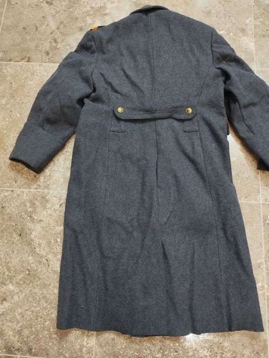Сив вълнен шинел