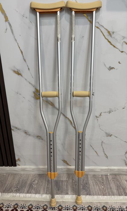 Продам костыли подмышечные