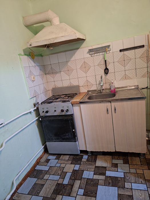 3xonali uy srochna sotiladi