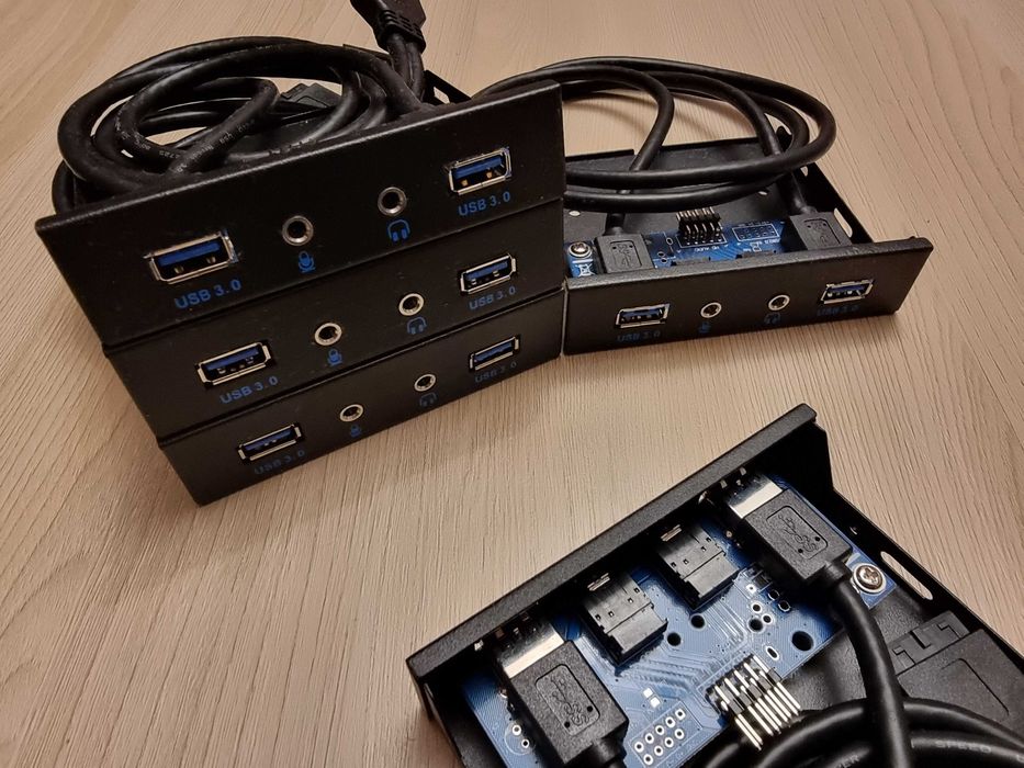 HUB USB port 4in1 + 2x porturi USB 3.0 + jack casti + jack microfon