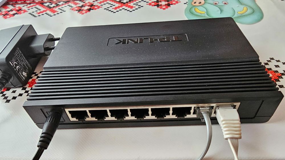 Switch 8 porturi TL-SG1008D