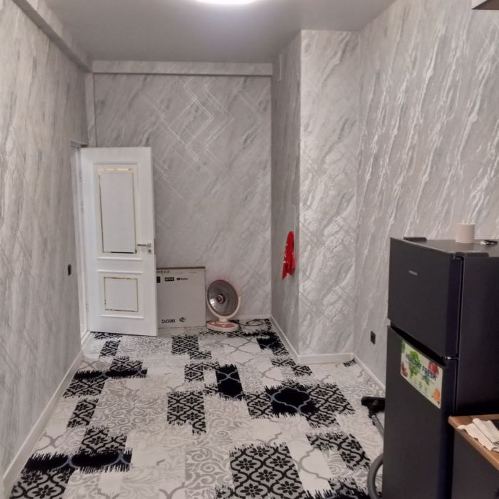 Kvartira qizlarga srochna 100$