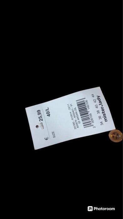 Cămasa nouă cu etichetă