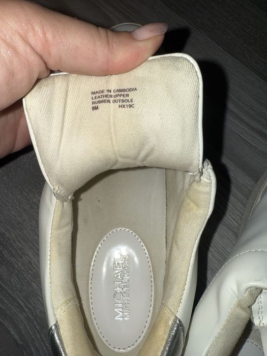 Продаются кросовки