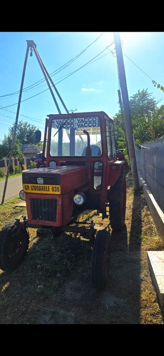 Vând tractor Leuț U445L
