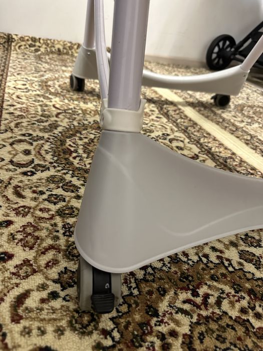 Срочно продаю Стол для кормления