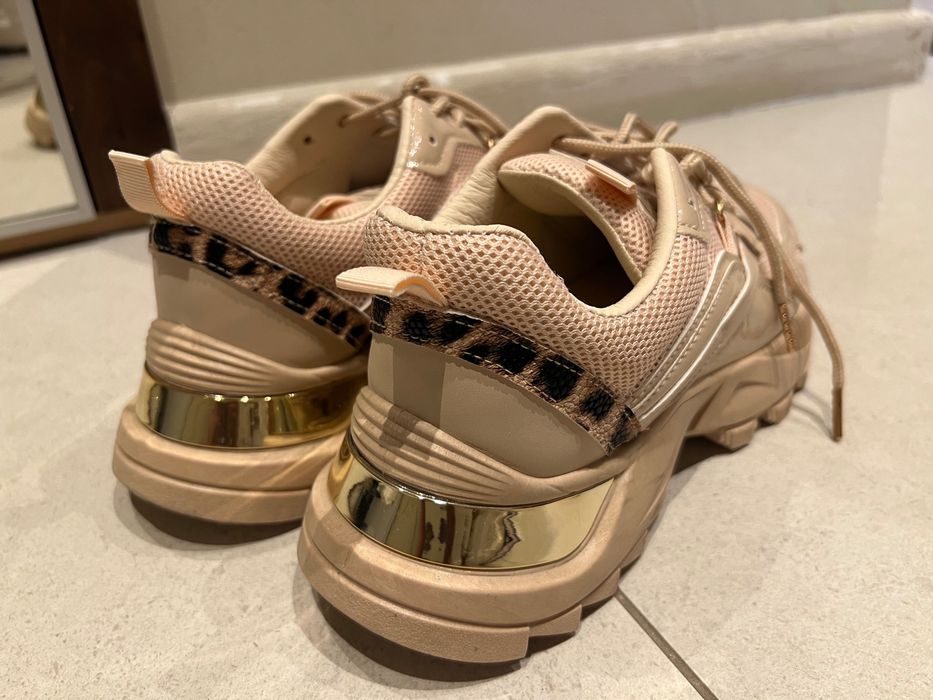 Кецове Lynne чисто нови