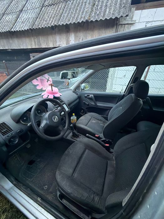 Mașina polo anul 2000