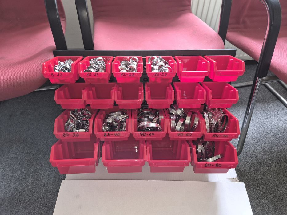 200 coliere furtun inox set cu panou de cutii pt perete.