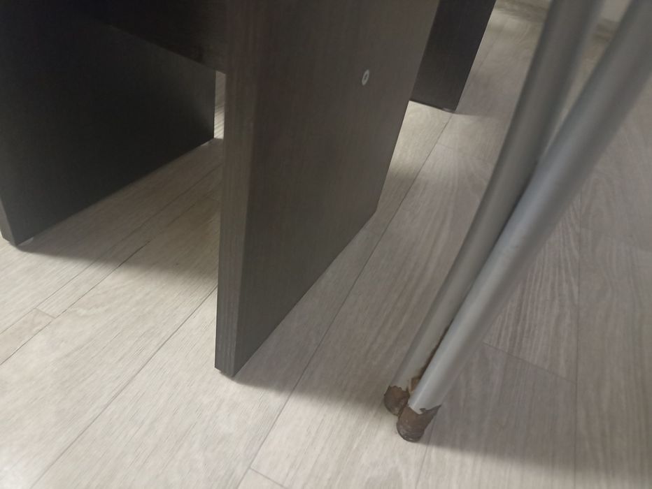 Продам стол 5000