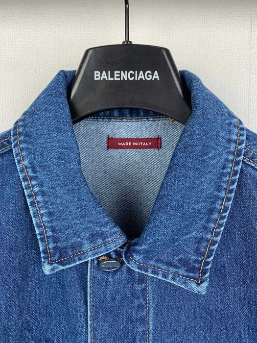 Gucci Denim Kurtka Zestaw. Setul acesta de denim este realizat din