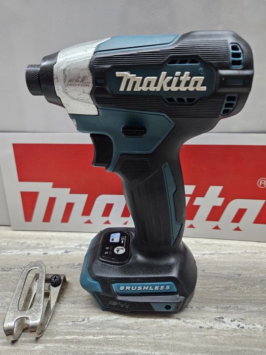 Makita Импакт DTD157 18V.