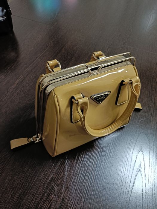 Продам женскую сумочку