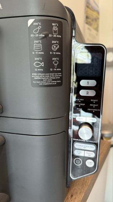 Friteuza cu aer cald Ninja Double Stack XL