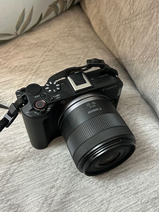 СРОЧНО! Продаю камеру Canon EOS R50 V Kit