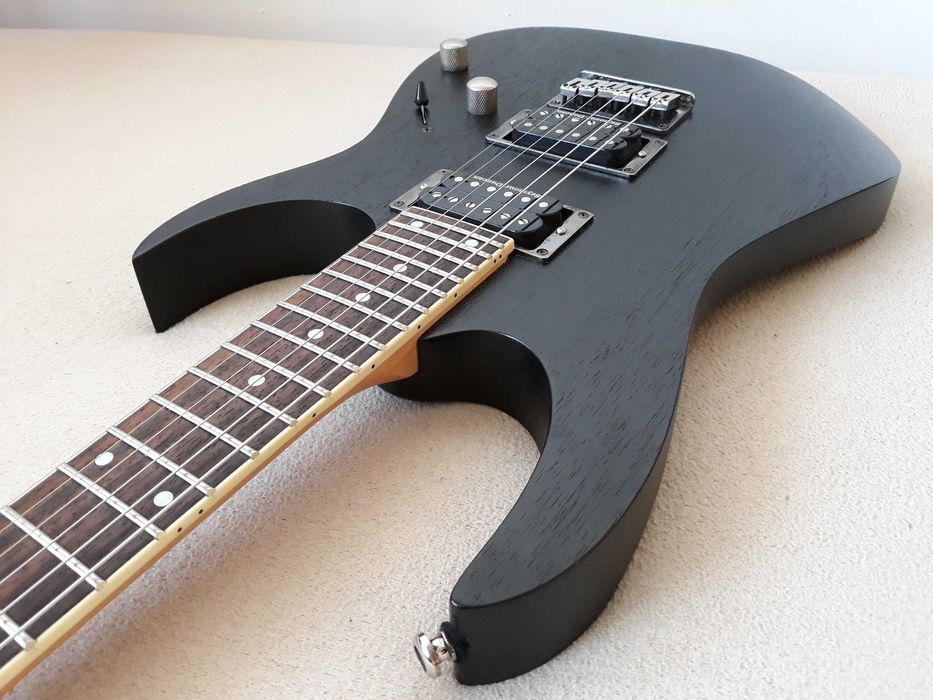 Chitară Ibanez RG321MH cu doze Seymour Duncan Distortion set