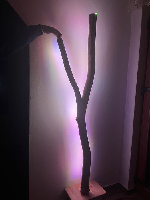 Decor din lemn natural cu iluminare LED RGB și telecomandă-piesa unica