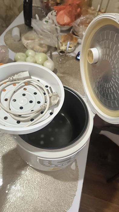 продам рисоварку там много функций на самом деле