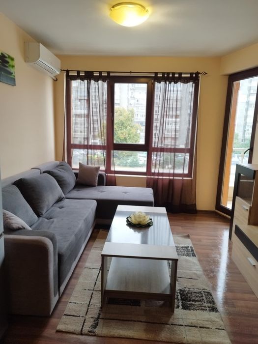 Дава се под наем Двустаен апартамент в Варна, Победа - 65 кв.м за 480 € - Снимка #1