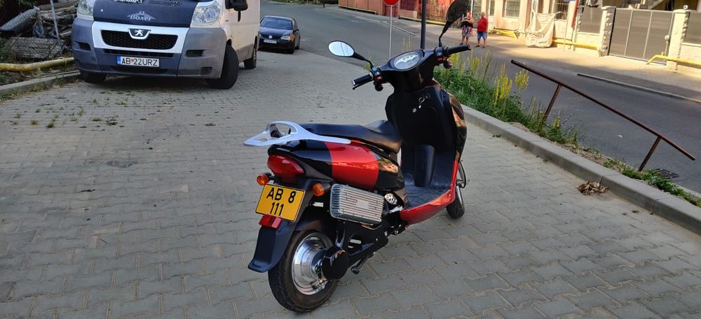 Vand scuter electric