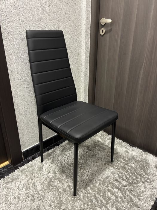 Трапезен стол черен еко кожа