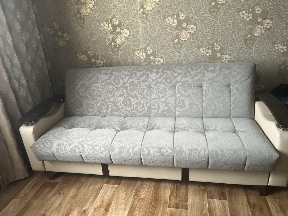 Диван и 2 кресла,