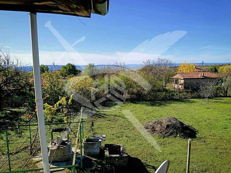 Двуетажна къща в село Кривня - 94477