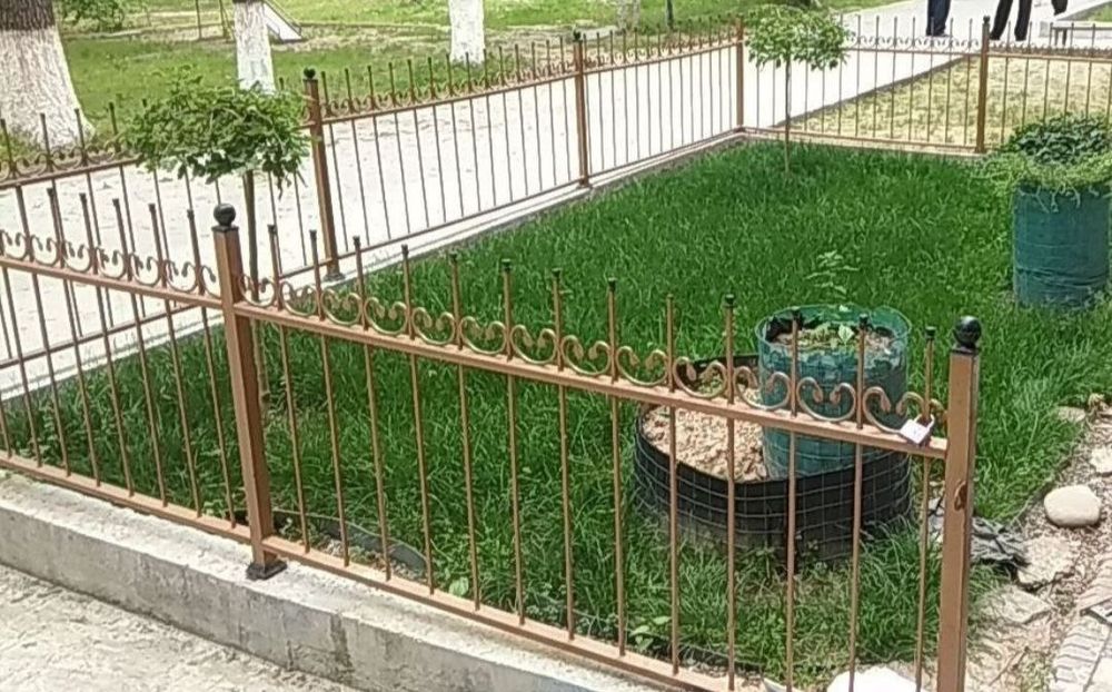 Продаётся металлическое ограничение..Длина 12 м..высота 0.70 (забор )