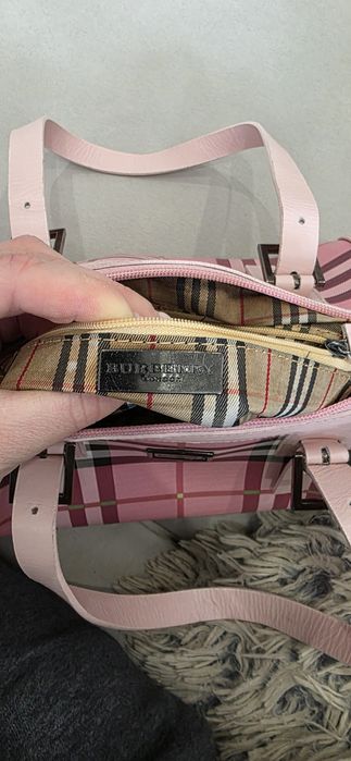 BURBERRI зо лятото е идеално