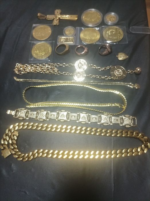 Синджири, гривни, пръстени, монети