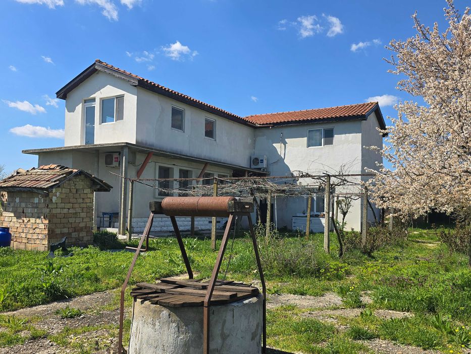 Продава се Къща в с. Златна нива, Област Шумен - 154 кв.м за 475 €/кв.м - Снимка #1