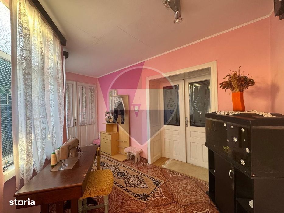 Casă cu 1439 mp teren Semlac la 37 km de Arad ( 2 cai de acces)