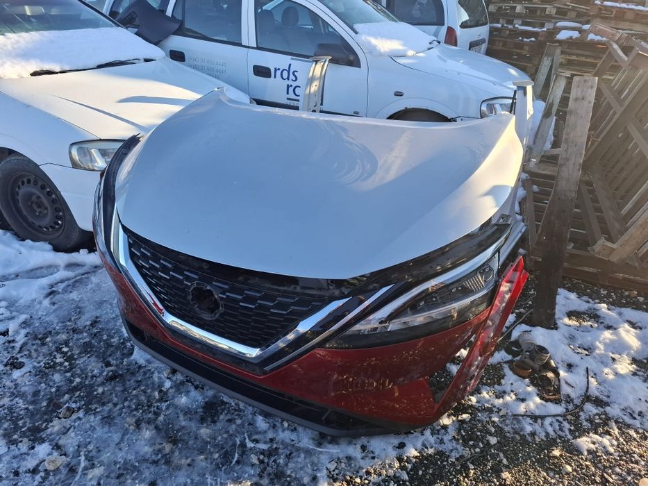 Fata completa Bara fata, Capota, far,aripa stg față Nissan Qashqai j12
