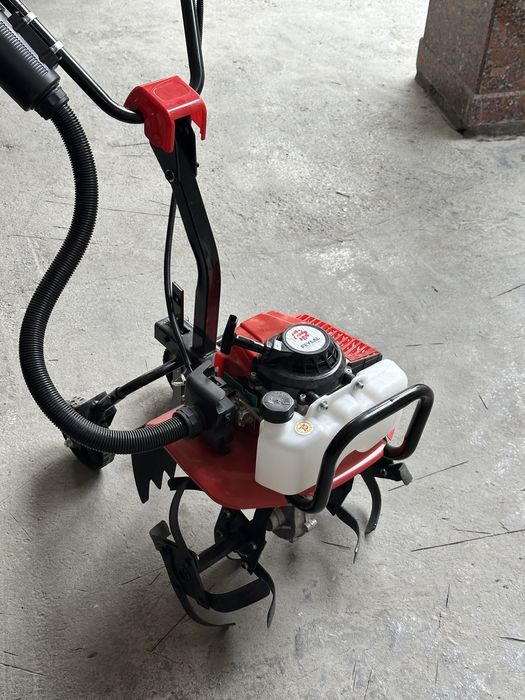 Traktor mini Er haydash uchun Arendaga beriladi