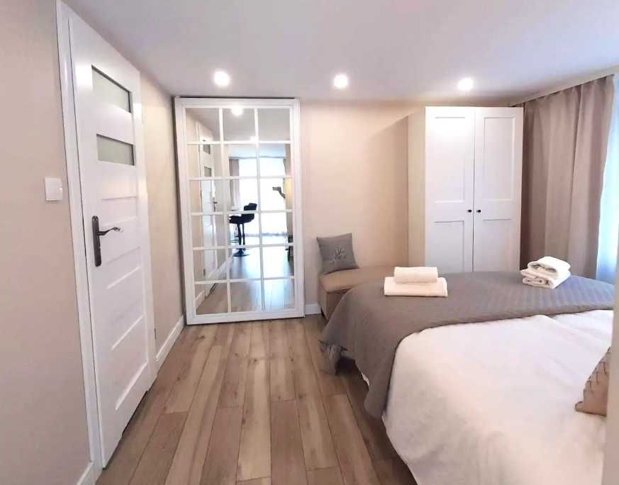 Дава се под наем Двустаен апартамент в Пловдив, Център - 60 кв.м за 285 € - Снимка #3