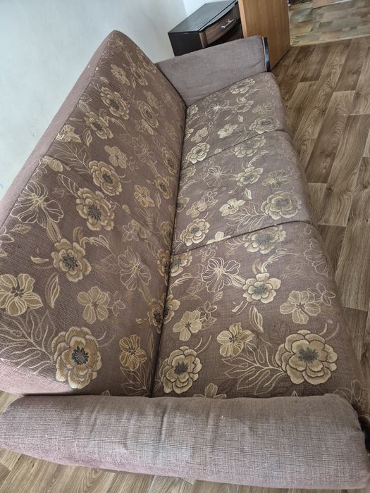 Отдам даром диван!