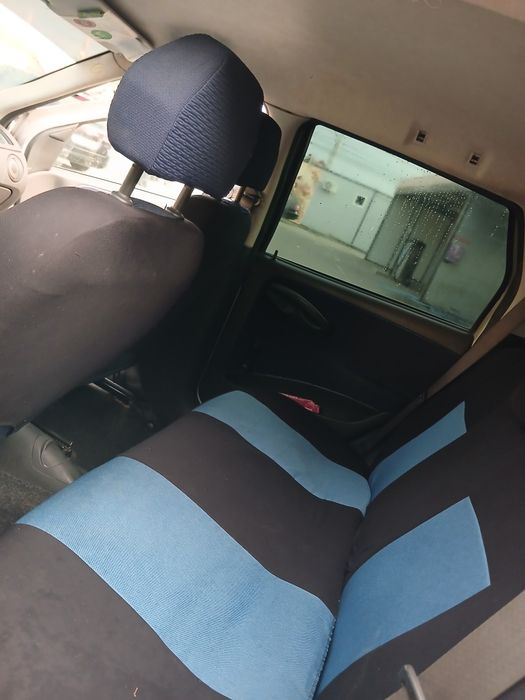 Vând Fiat punto..