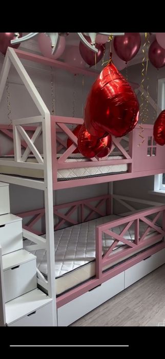 Двухярусная кроват