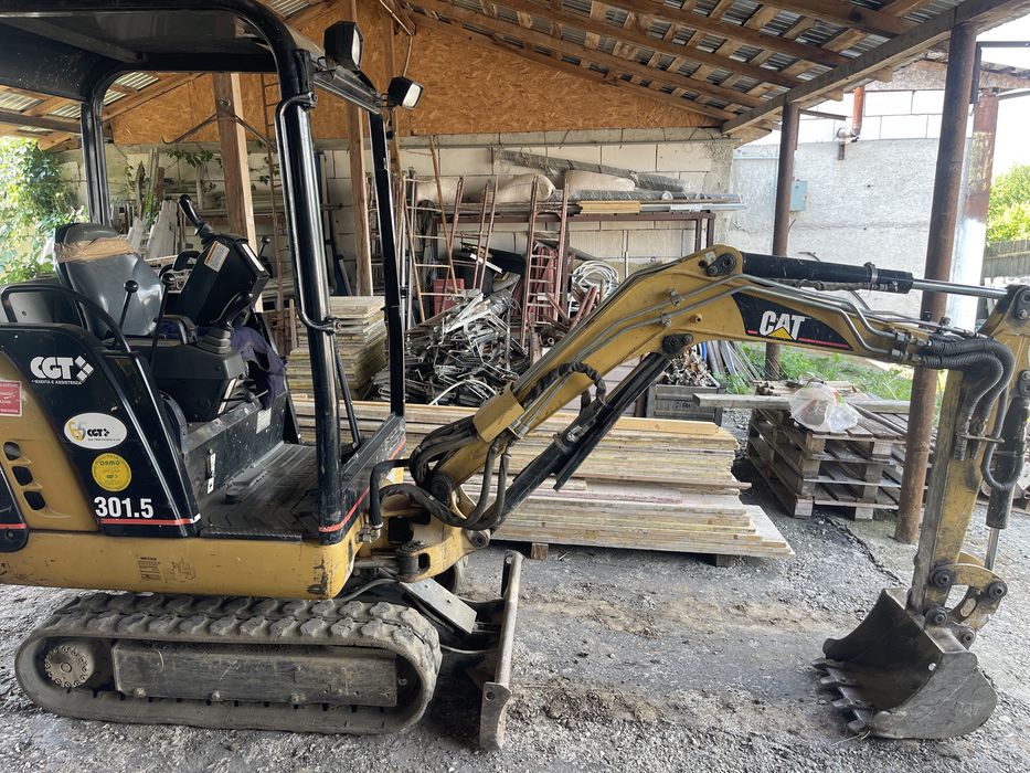 Excavator  Caterpillar