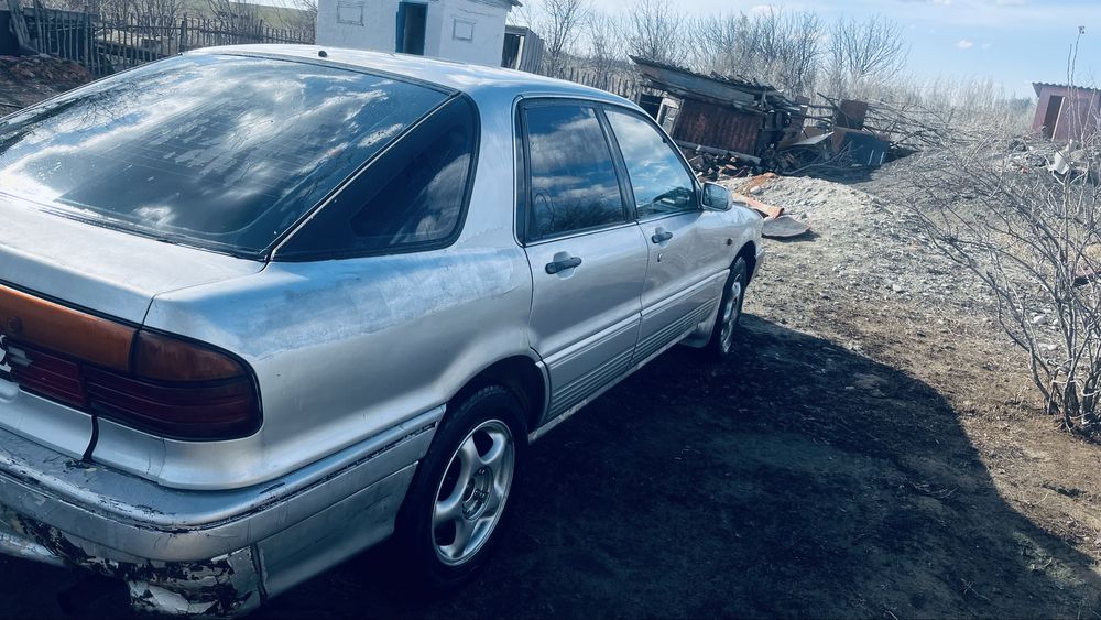 Митсубиси галант 2.0 л