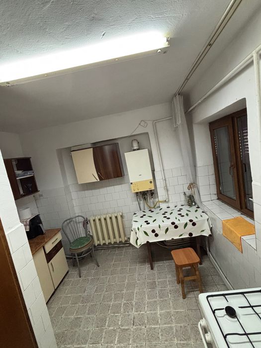 Închiriez apartament