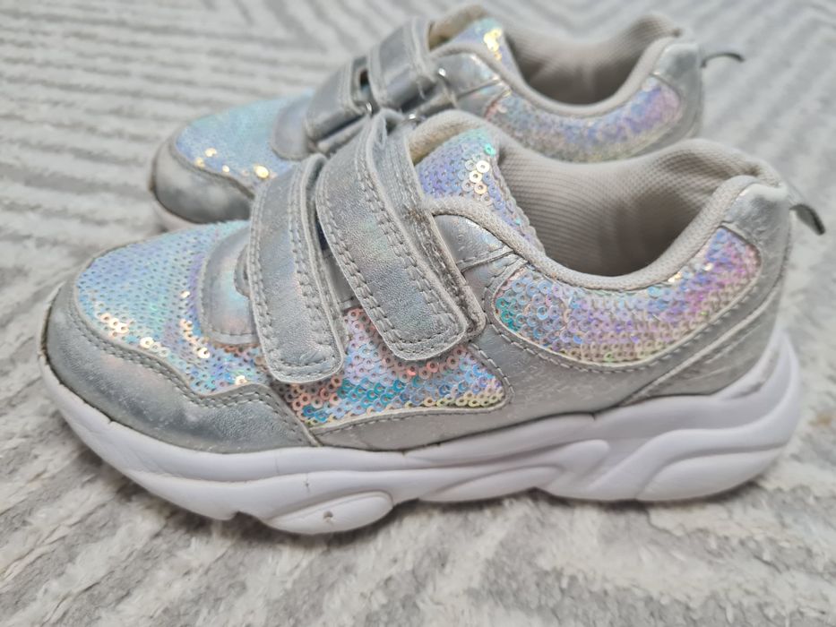 Кроссовки для девочек