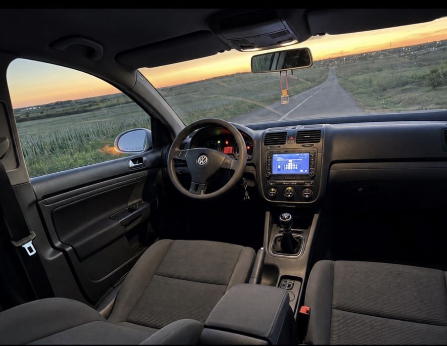 Golf 5 1.4 FSI 2009 INTRETINUT