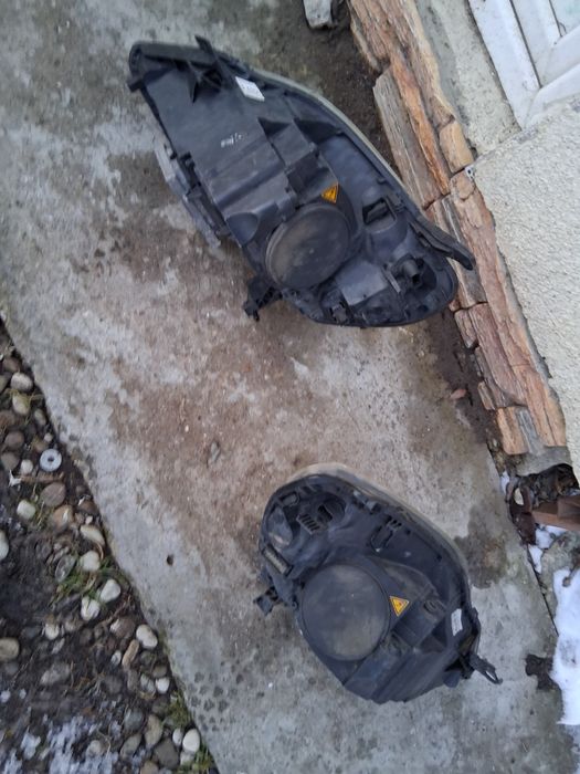 Far stanga /dreapta XENON Opel Zafira B 2005 2010