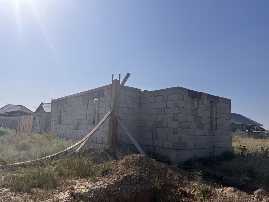 Продам дом недостроенный