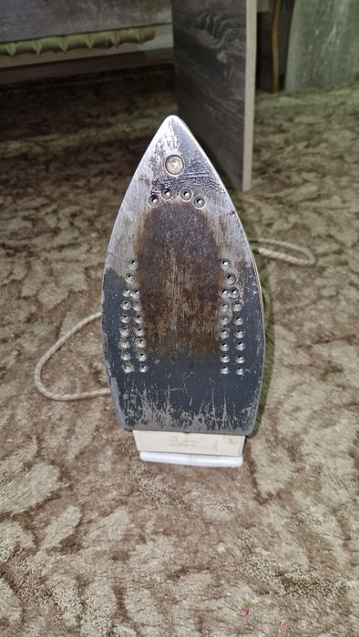 Утюг есть 2 шт рабочие