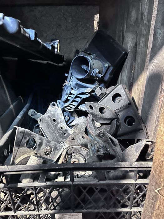 Nissan x trail 2.0 / 2.5i над 10 джипа на части всичко налично