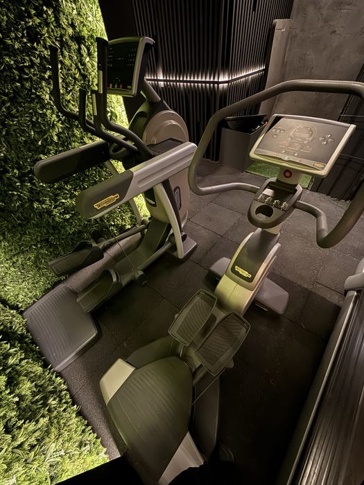 Technogym VARIO – Професионален елиптик (премиум клас)