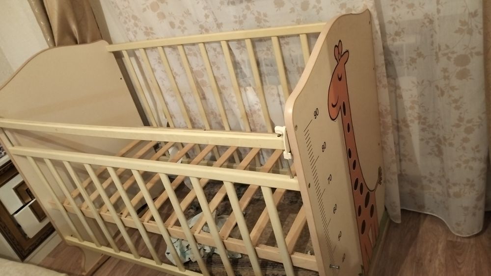 Детская кроватка, манеж