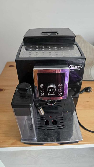 Expressor DeLonghi Cappuccino ECAM23.460.B